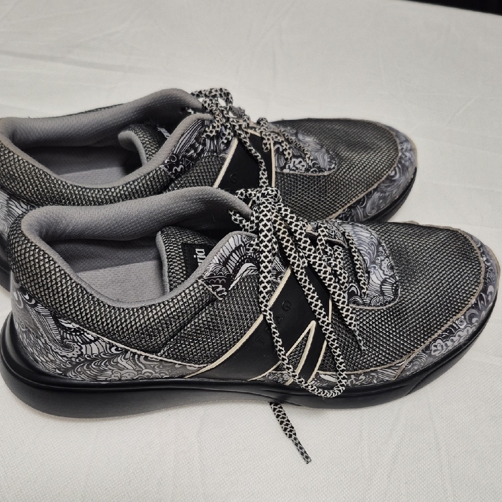 Women's Black and Gray Athletic Shoes